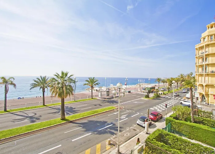 Luxury Flat Beachfront Nice